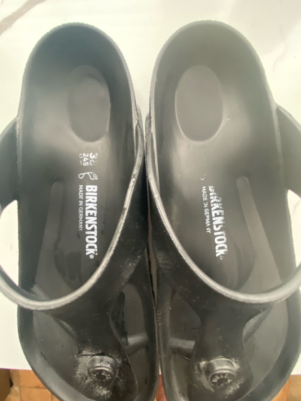 Birkenstock Gizeh EVA sandals. - Picture 2 of 7